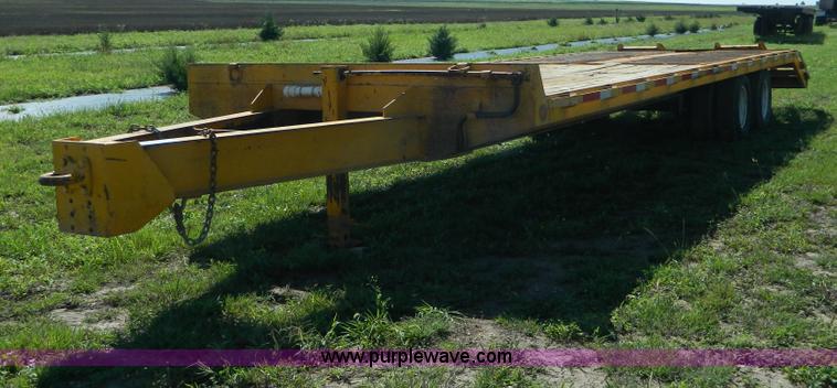 image for item G7966 2000 Hess dual tandem flatbed trailer