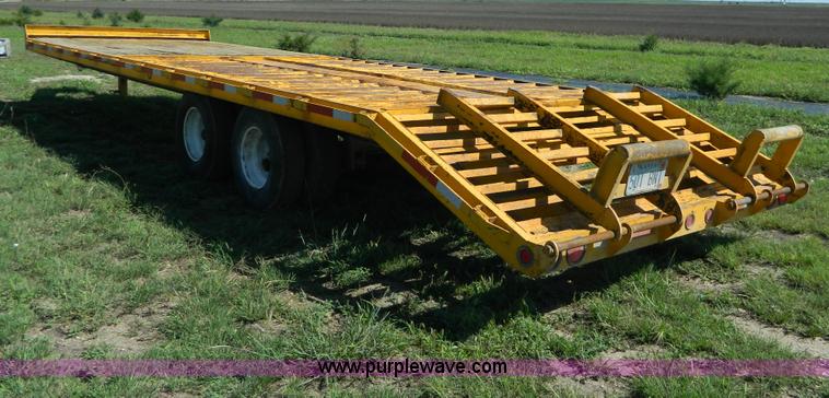 image for item G7966 2000 Hess dual tandem flatbed trailer