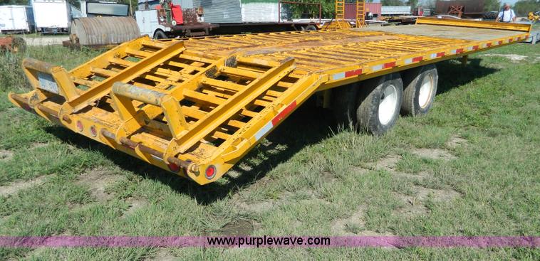 image for item G7966 2000 Hess dual tandem flatbed trailer