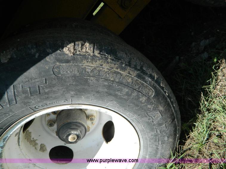 image for item G7966 2000 Hess dual tandem flatbed trailer