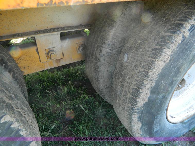 image for item G7966 2000 Hess dual tandem flatbed trailer