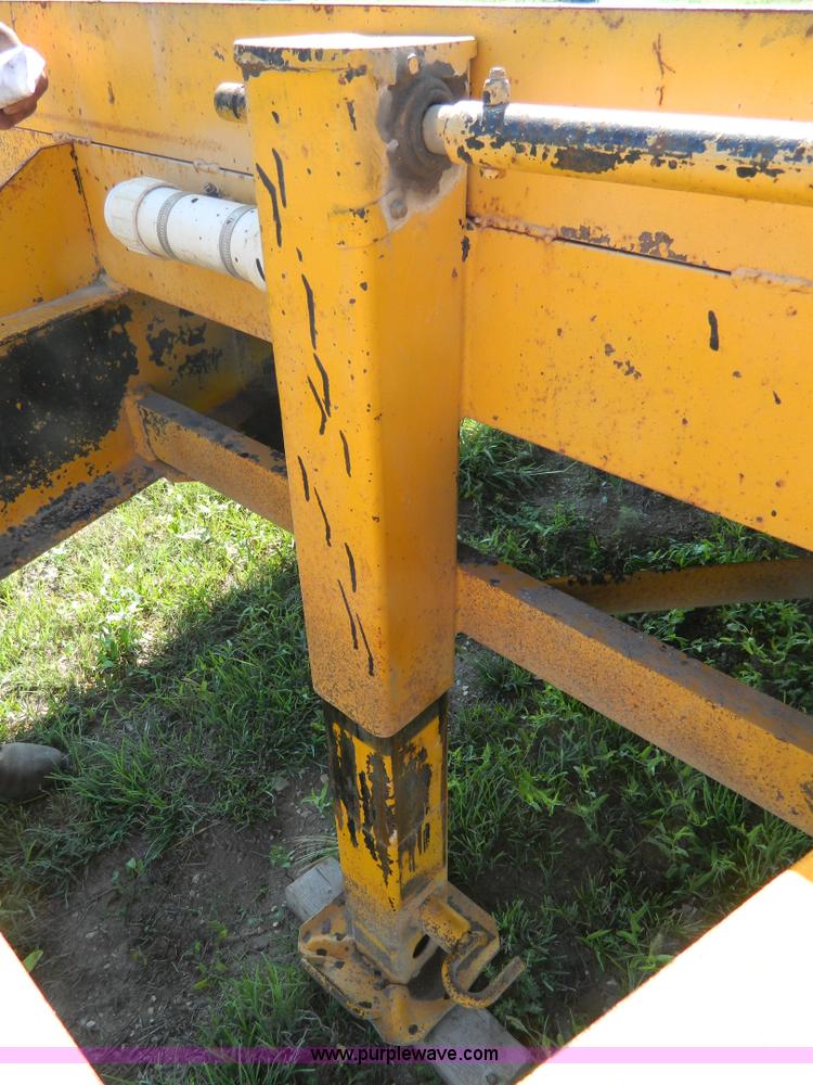 image for item G7966 2000 Hess dual tandem flatbed trailer