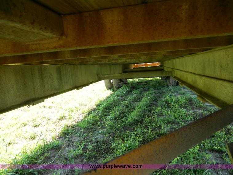 image for item G7966 2000 Hess dual tandem flatbed trailer