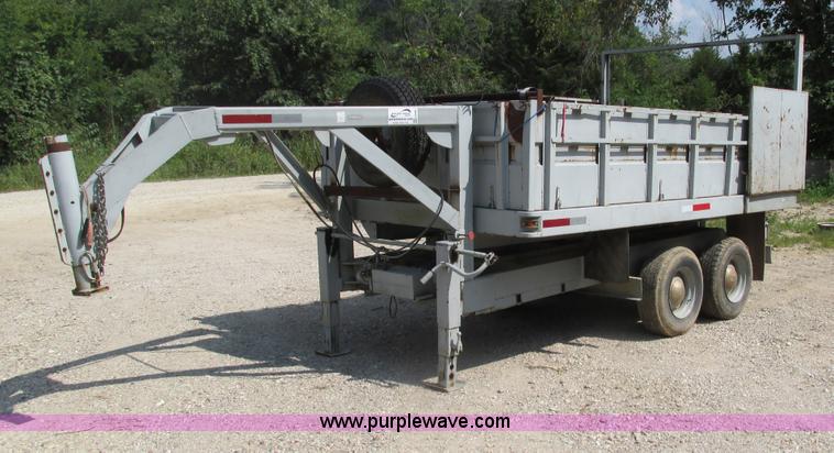 image for item G9463 2000 HDMD dump trailer