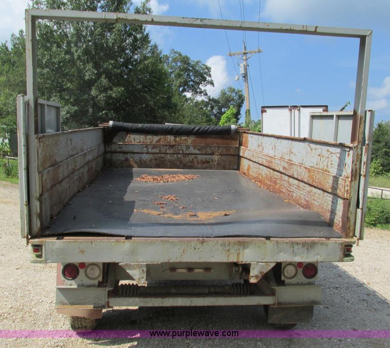 image for item G9463 2000 HDMD dump trailer