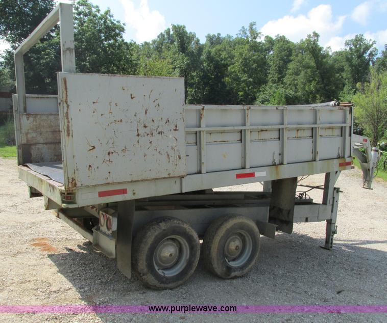 image for item G9463 2000 HDMD dump trailer