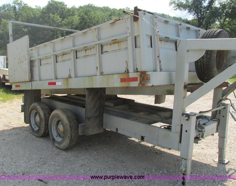 image for item G9463 2000 HDMD dump trailer