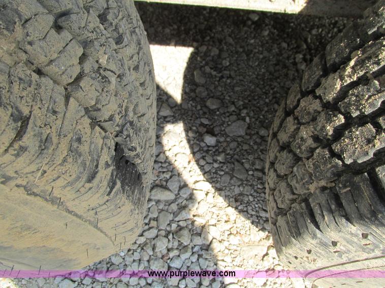 image for item G9463 2000 HDMD dump trailer