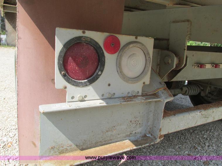 image for item G9463 2000 HDMD dump trailer