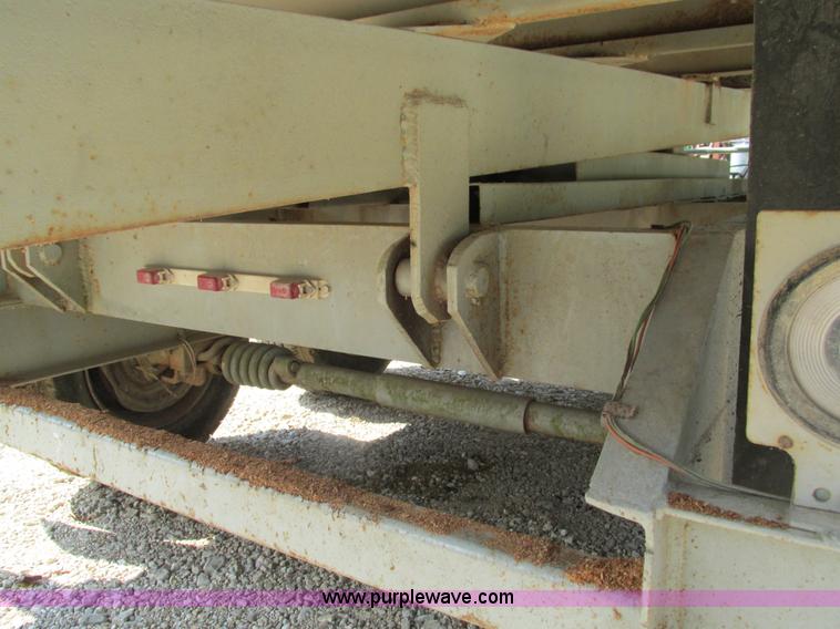 image for item G9463 2000 HDMD dump trailer