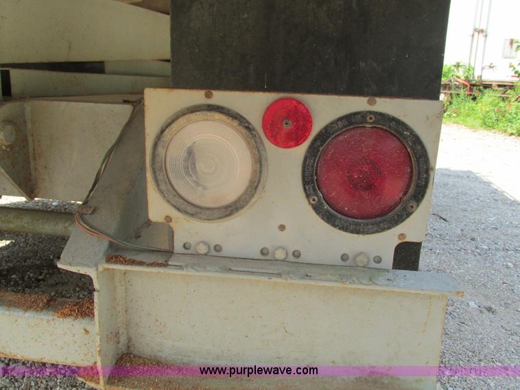 image for item G9463 2000 HDMD dump trailer