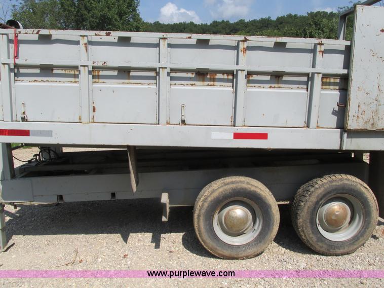 image for item G9463 2000 HDMD dump trailer