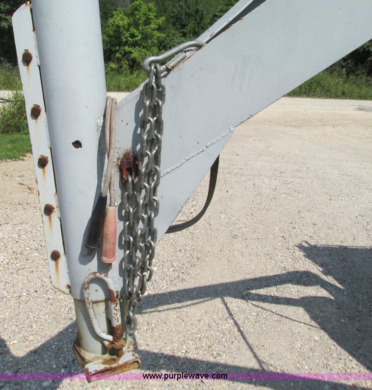 image for item G9463 2000 HDMD dump trailer