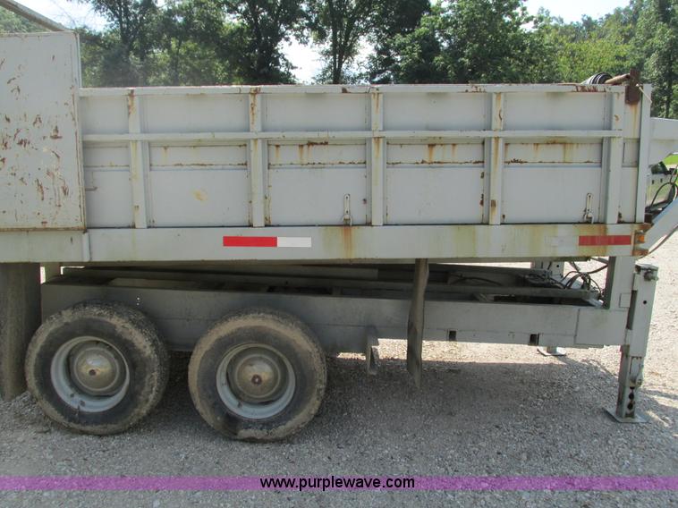 image for item G9463 2000 HDMD dump trailer