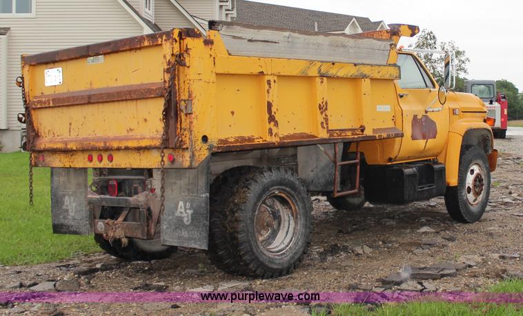 image for item H6503 1981 GMC TopKick dump truck