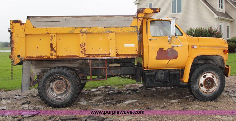 image for item H6503 1981 GMC TopKick dump truck
