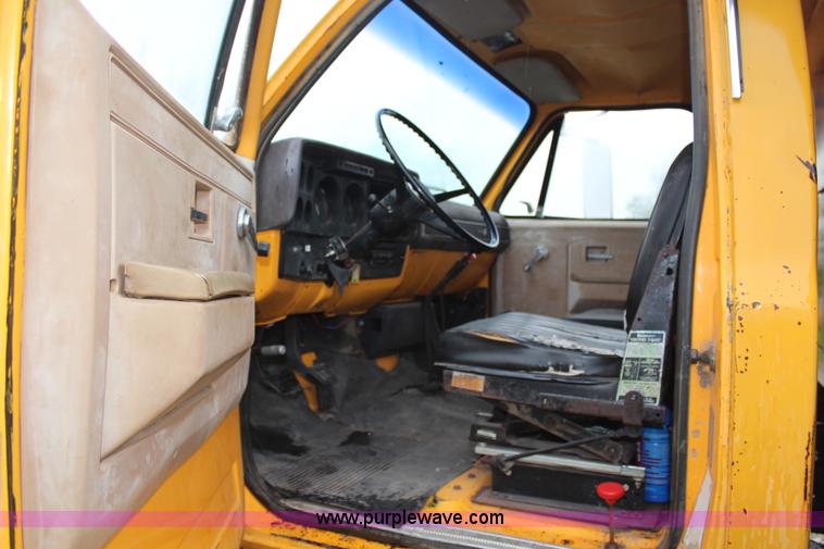 image for item H6503 1981 GMC TopKick dump truck