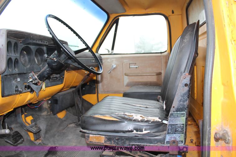 image for item H6503 1981 GMC TopKick dump truck