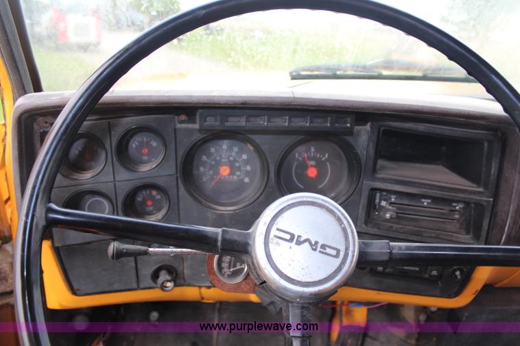 image for item H6503 1981 GMC TopKick dump truck