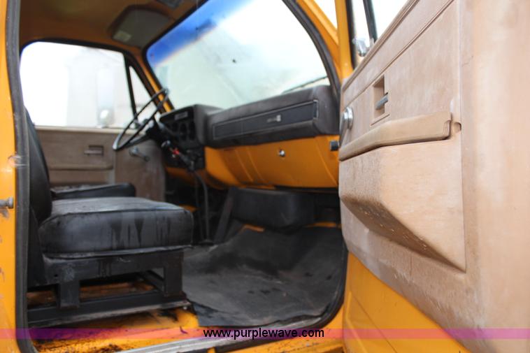 image for item H6503 1981 GMC TopKick dump truck