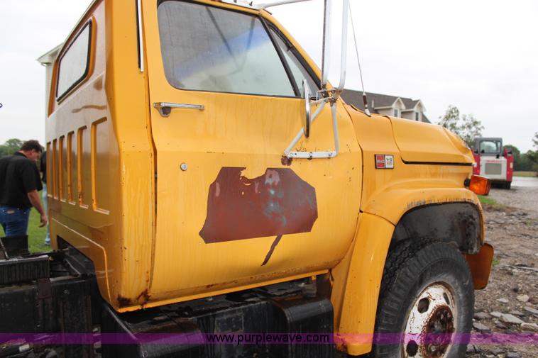 image for item H6503 1981 GMC TopKick dump truck