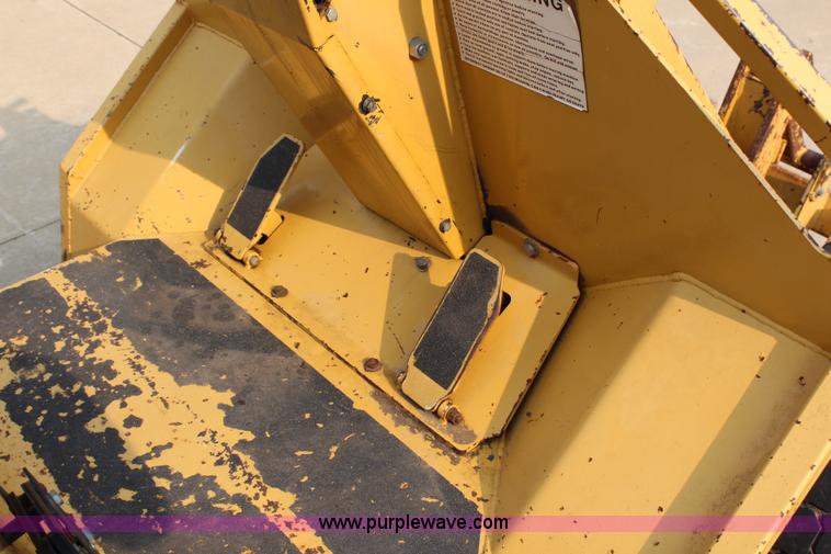 image for item H6513 Magnum 136A sod loader