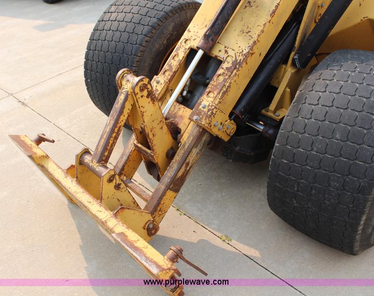 image for item H6513 Magnum 136A sod loader