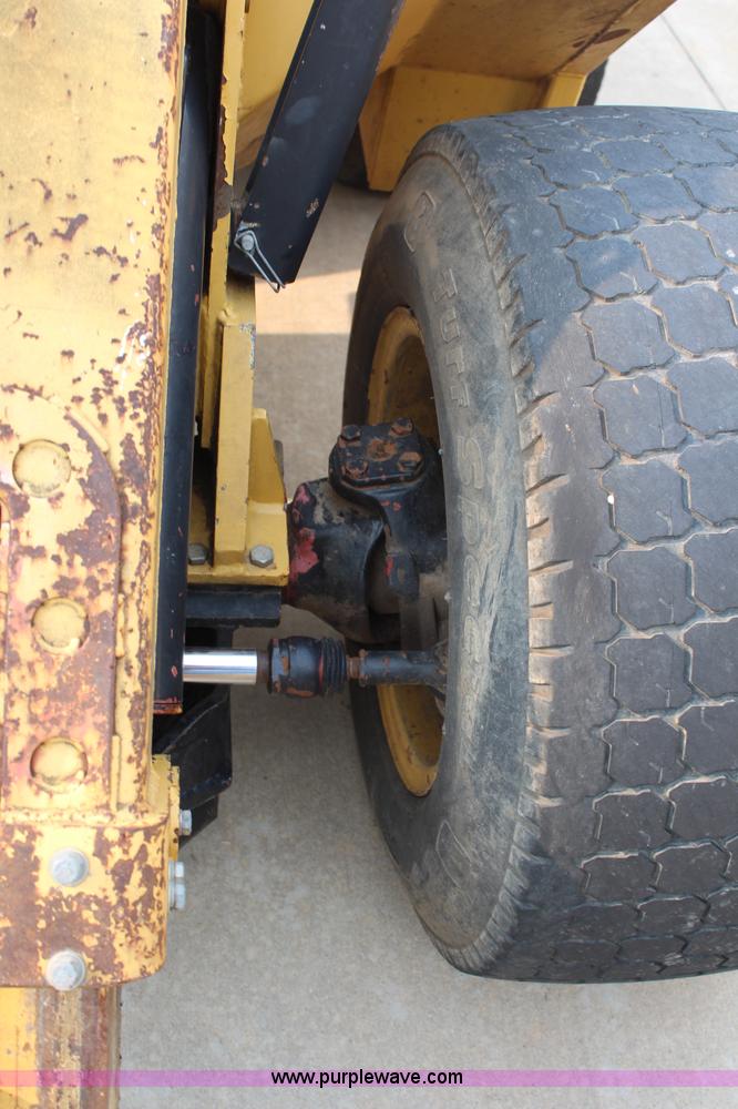 image for item H6513 Magnum 136A sod loader