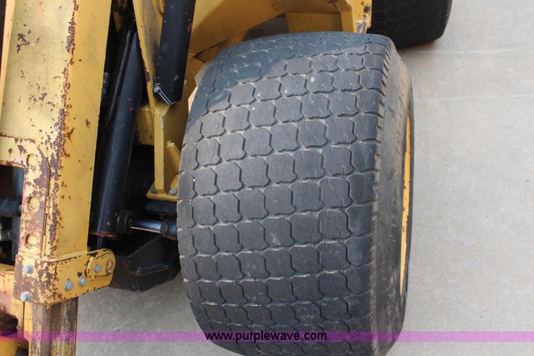 image for item H6513 Magnum 136A sod loader