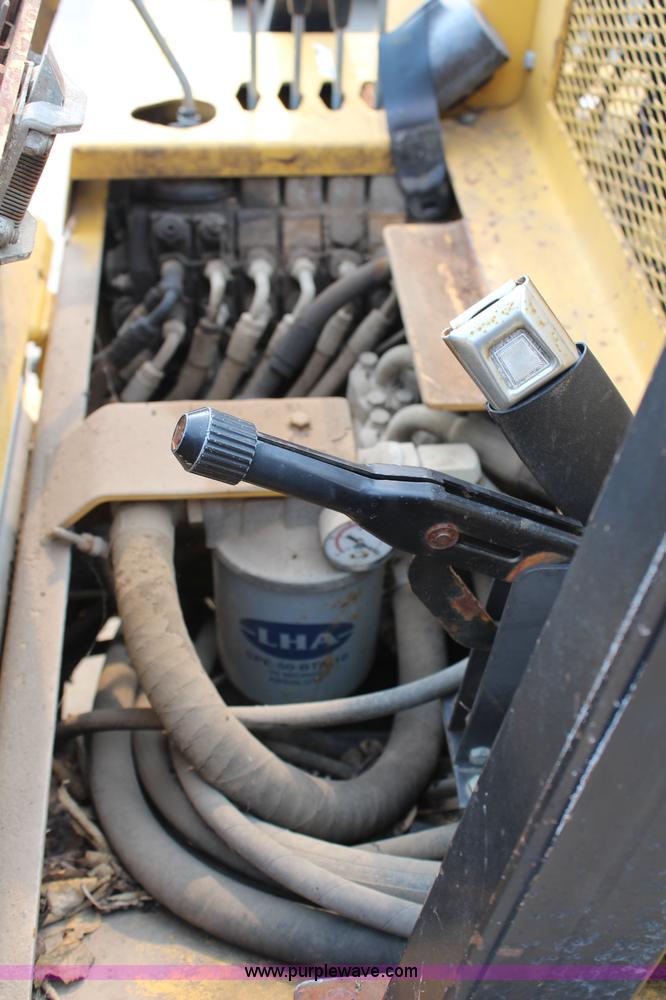 image for item H6513 Magnum 136A sod loader