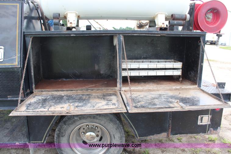 image for item H6515 1990 Ford F450 Super Duty flatbed truck