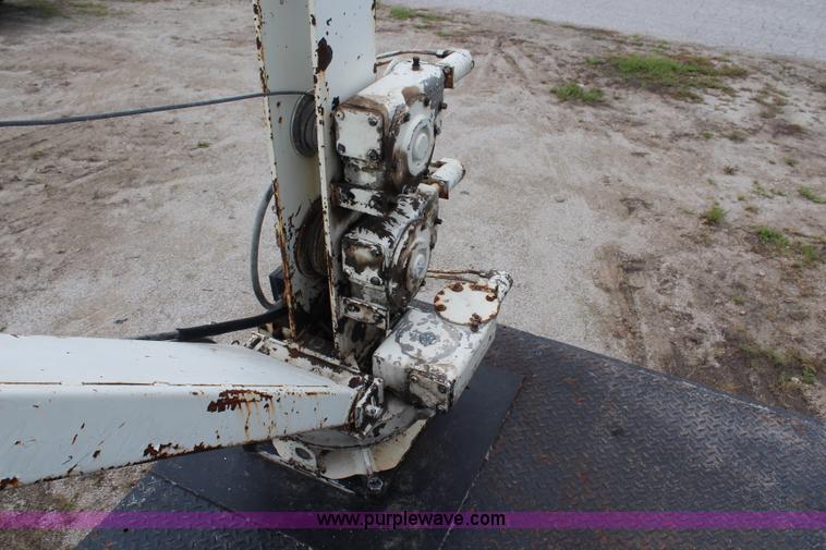 image for item H6515 1990 Ford F450 Super Duty flatbed truck