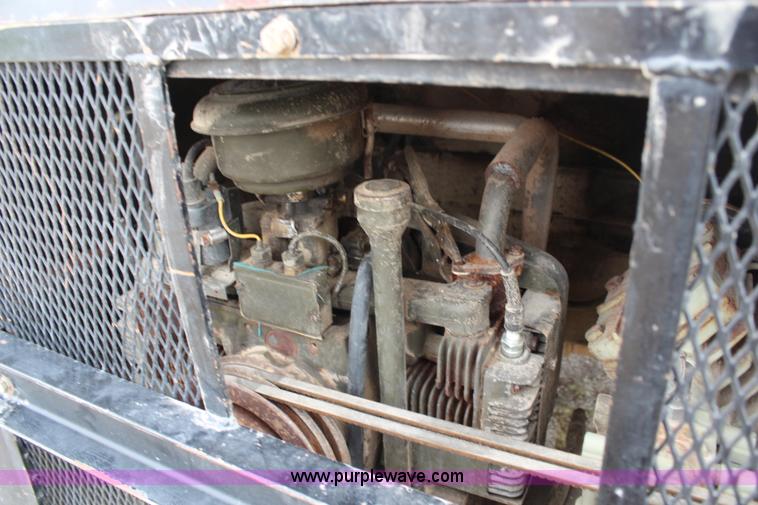 image for item H6515 1990 Ford F450 Super Duty flatbed truck