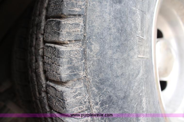 image for item H6515 1990 Ford F450 Super Duty flatbed truck