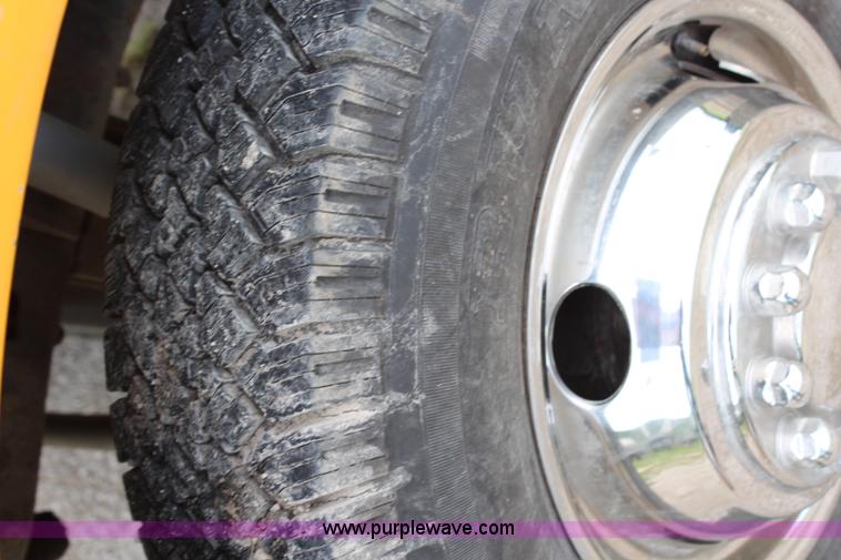 image for item H6515 1990 Ford F450 Super Duty flatbed truck