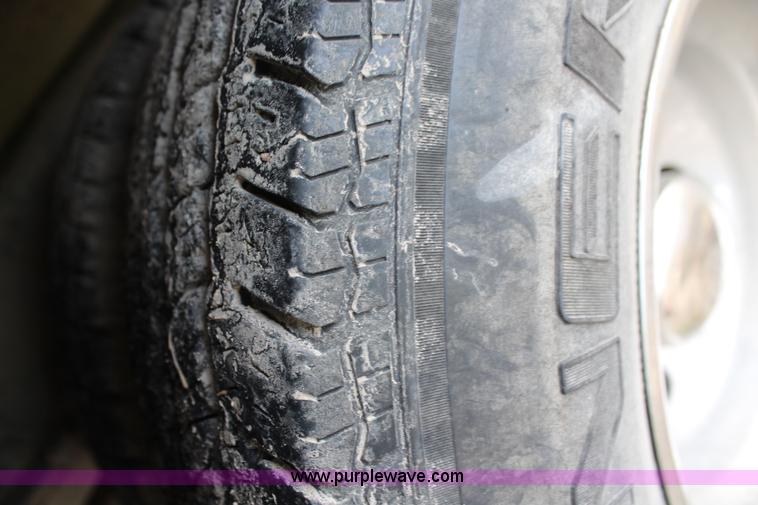 image for item H6515 1990 Ford F450 Super Duty flatbed truck