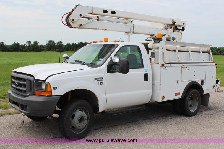 image for item H6516 1999 Ford F550 Super Duty bucket truck