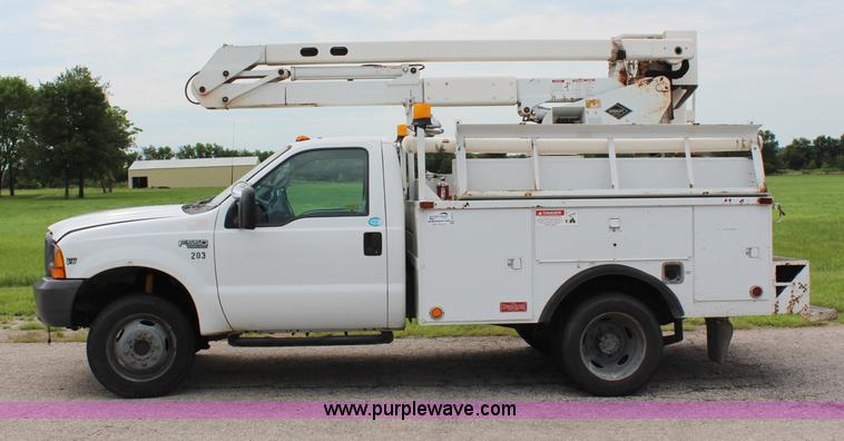 image for item H6516 1999 Ford F550 Super Duty bucket truck