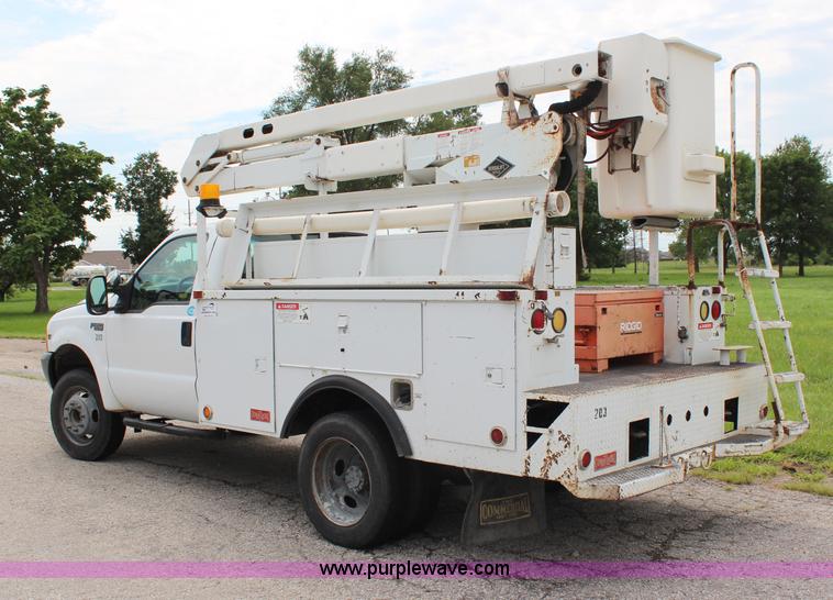 image for item H6516 1999 Ford F550 Super Duty bucket truck