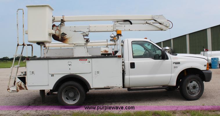 image for item H6516 1999 Ford F550 Super Duty bucket truck