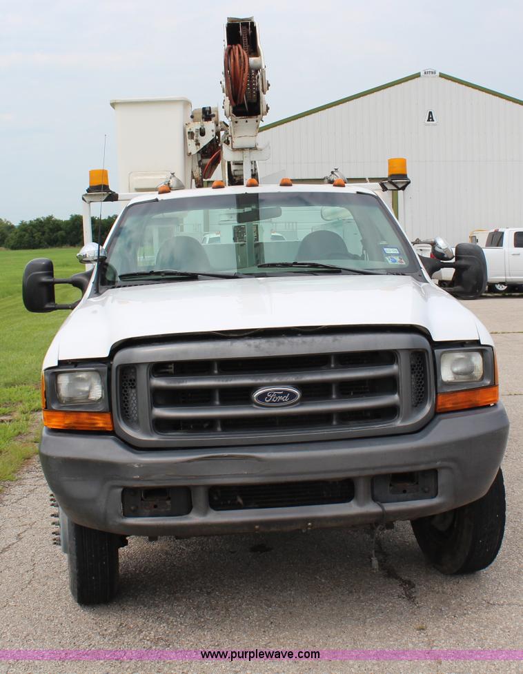 image for item H6516 1999 Ford F550 Super Duty bucket truck