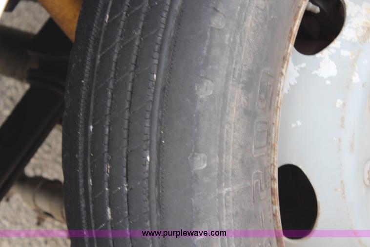 image for item H6516 1999 Ford F550 Super Duty bucket truck