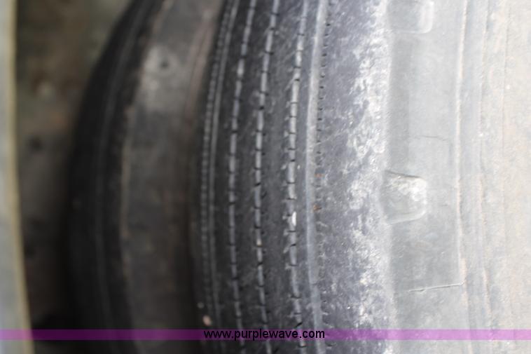 image for item H6516 1999 Ford F550 Super Duty bucket truck