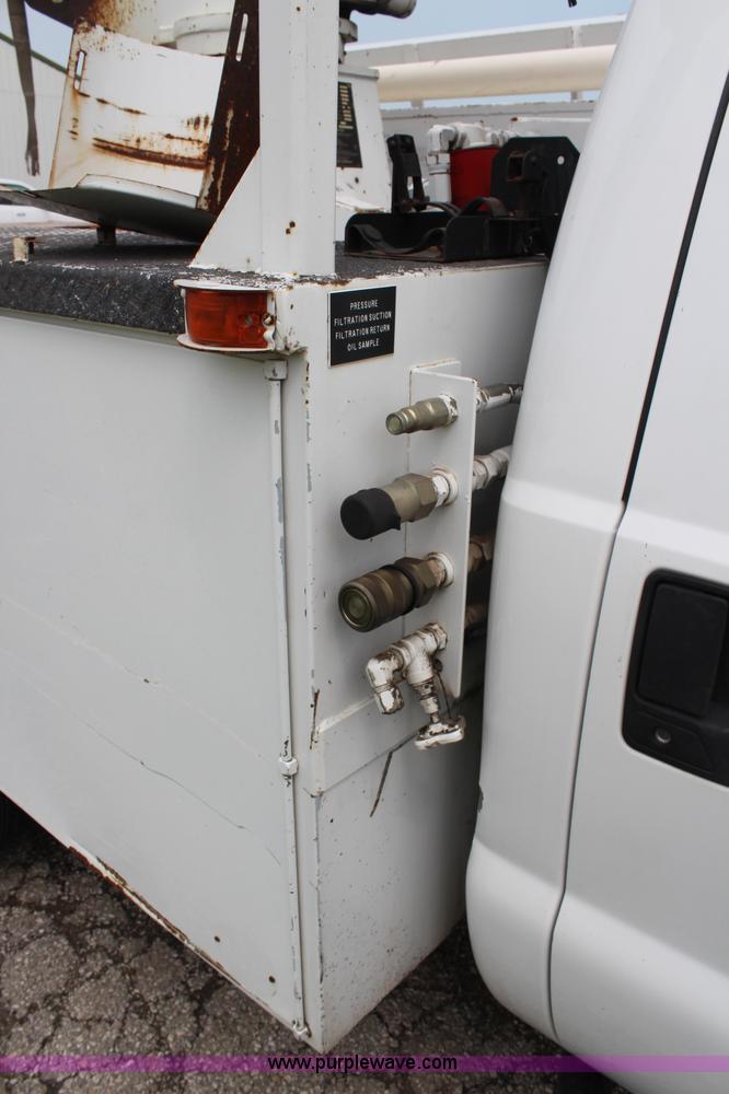 image for item H6516 1999 Ford F550 Super Duty bucket truck