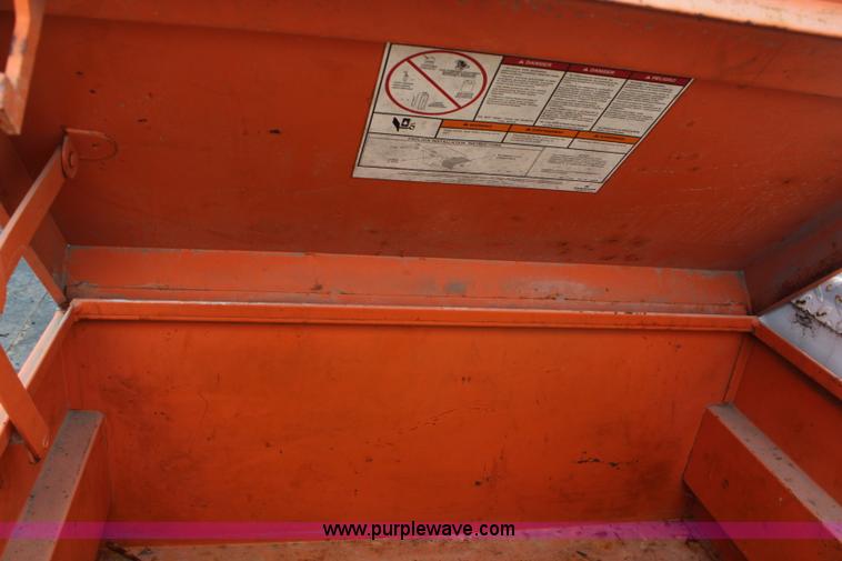 image for item H6516 1999 Ford F550 Super Duty bucket truck