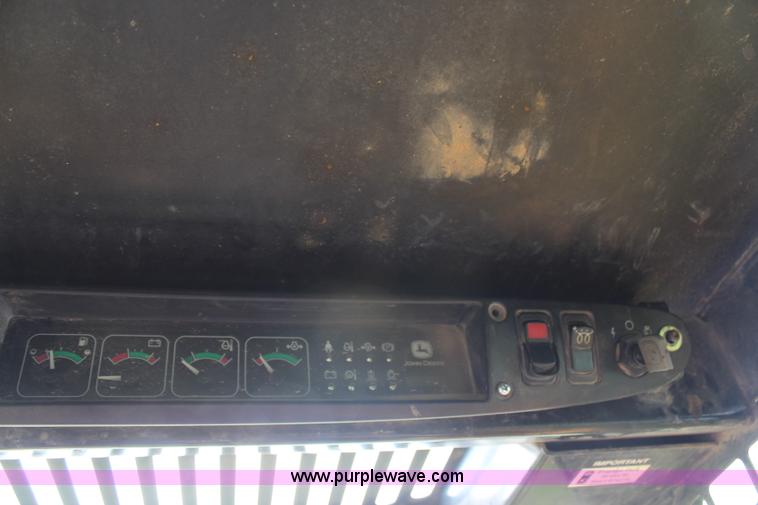 image for item H6519 1999 John Deere 250 skid steer