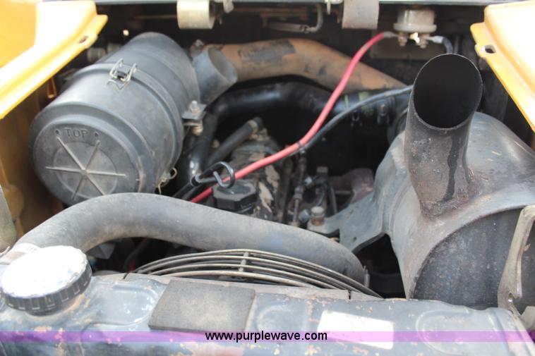 image for item H6519 1999 John Deere 250 skid steer