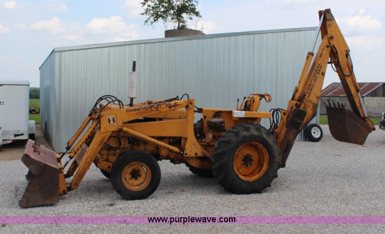 image for item H6520 International 2500 backhoe loader