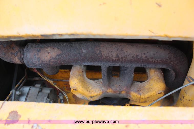 image for item H6520 International 2500 backhoe loader