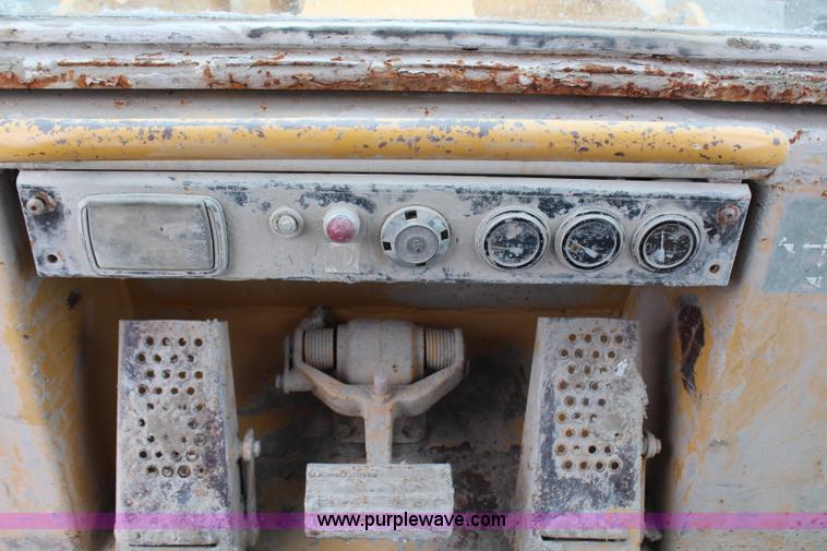 image for item H6523 1995 Caterpillar 963B track loader